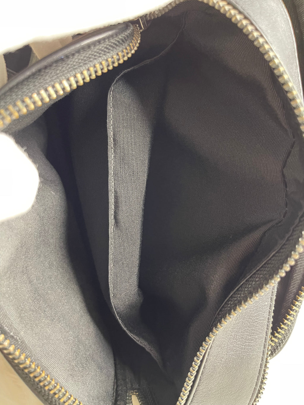 Pre-owned Authentic  Coach crossbody messenger