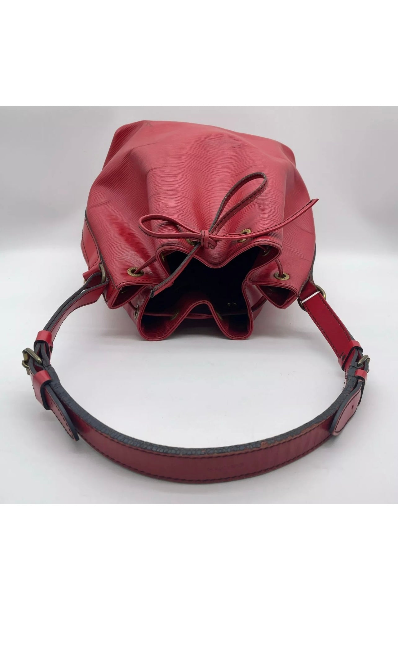 Pre-owned Red Petit Noe M44107 Shoulder bag for women